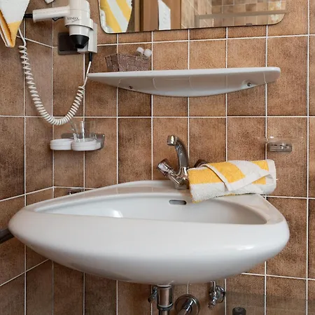 招待所 艾尔朋罗思旅馆