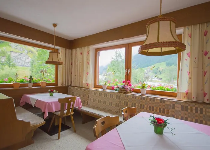 Haus Alpengruss Гостевой дом 3*