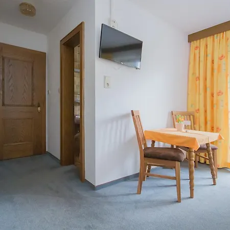 Haus Alpengruss 게스트하우스 *
