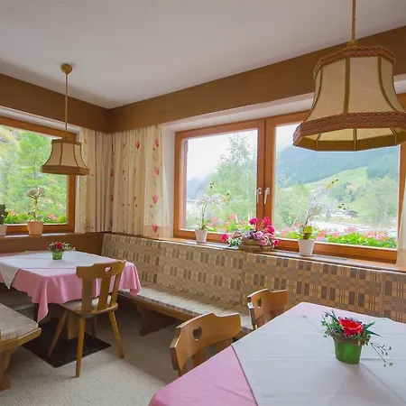 Haus Alpengruss 게스트하우스 *