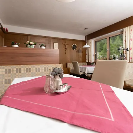 Haus Alpengruss Pensión Sölden