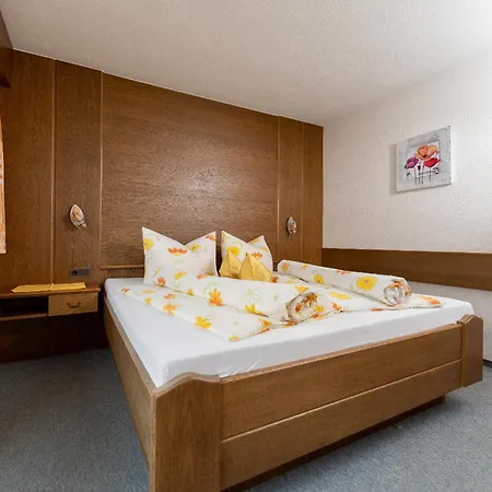 Haus Alpengruss Pensión 3*